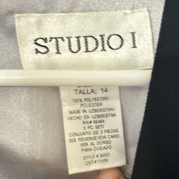 EUC Studio I Dress Women Stylish Chain Belted Style# 38093 - size 14 - Picture 2 of 3